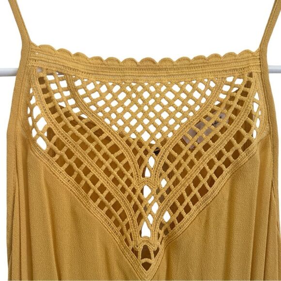 Eye Shadow Top - Picture 2 of 3